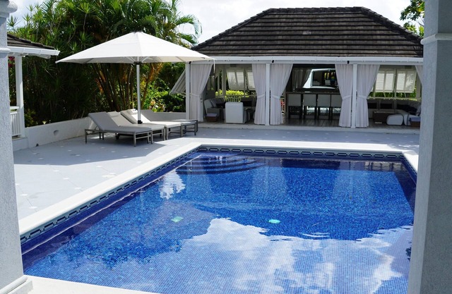 Luxurious 5 bedroom mansion ideal for a group of friends and family