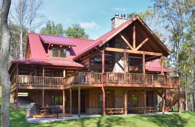 Luxurious Accommodations and Games - 4 Private Family Suites - Secluded