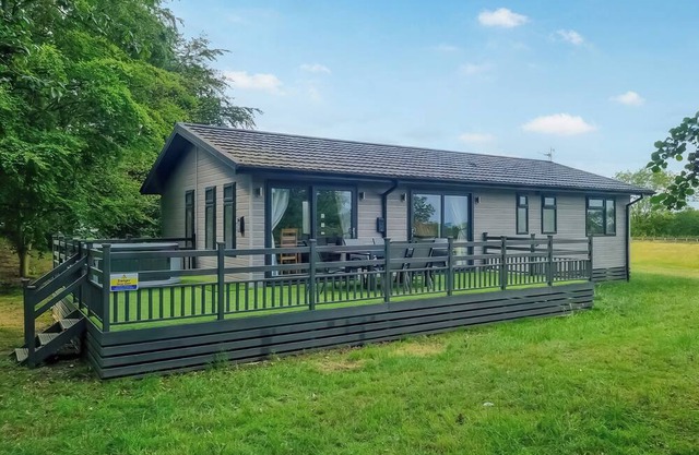 Luxurious and bespoke lodge, ideal for a family or a couple’s retreat.