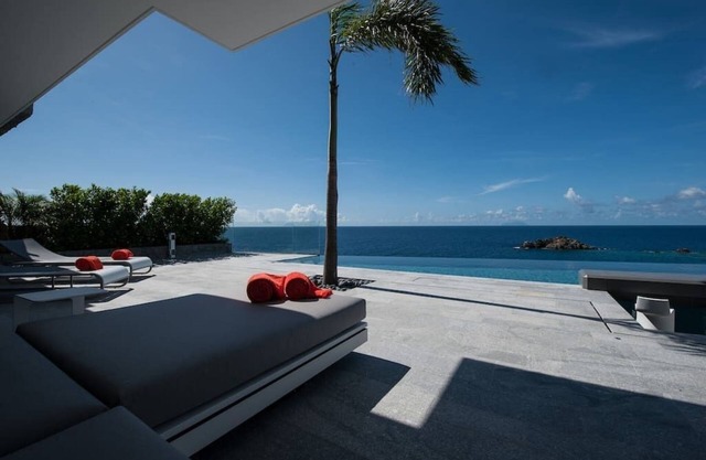 Luxurious AXEL ROCKS Villa - Heated Pool/WIFI!