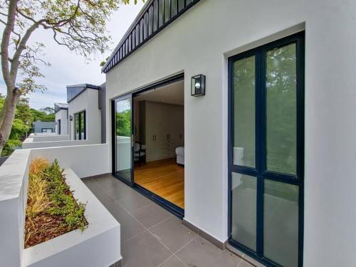 Luxurious Family home in Newlands with Pool