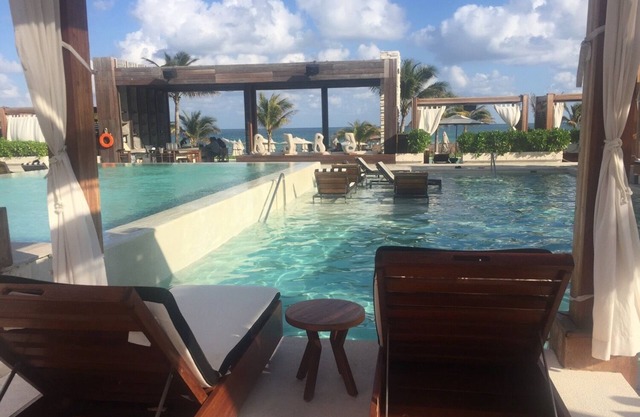 Luxurious Grand Bliss, fine restaurants, free golf, beach club, Cirque du Soleil