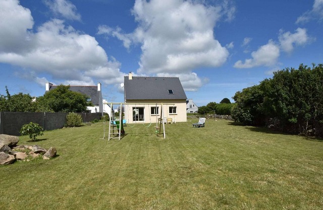Luxurious Holiday Home in Plouhinec near Sea