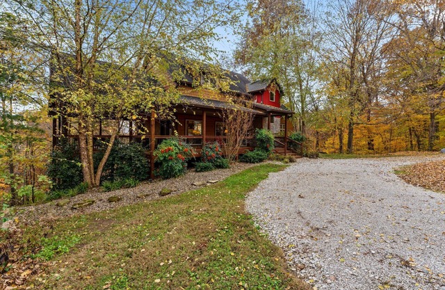 Luxurious Lakefront Custom Home - 4 secluded acres - WFH/HotDesk Friendly