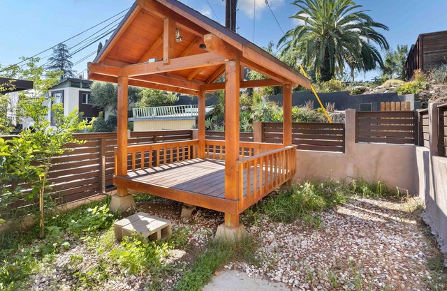 Luxurious Los Feliz Home – Near Hollywood – DTLA
