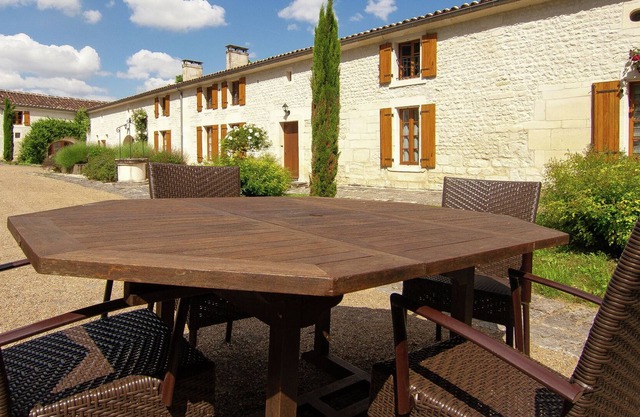 Luxurious Mansion in Saint-Preuil with Sauna