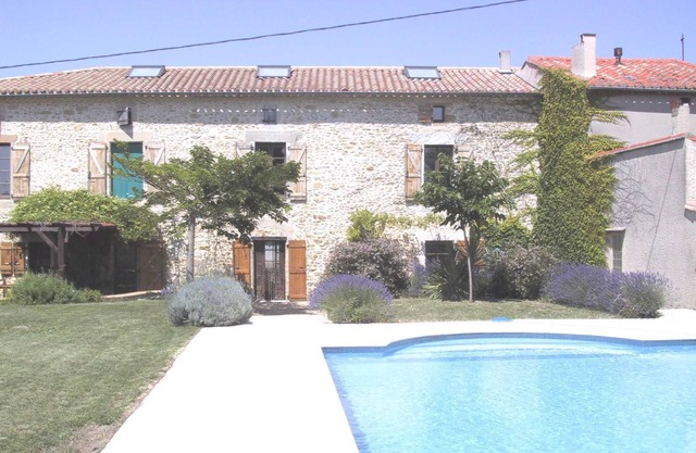 Luxurious Peacefulness For 16 With 7 Bedrooms, 7 Bathrooms And Large Pool