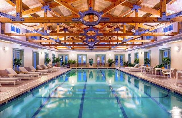 Luxurious Room Incl Pool & Hot Tub Access and More