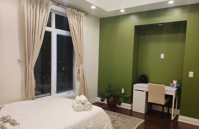 Luxurious Rooms in Pickering