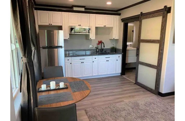 Luxurious Stay in L.A: Welcome to Downey