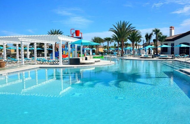 Luxurious Vacation Townhome With Private Pool