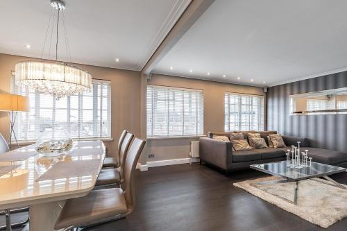 Luxury 2-Bed Apartment London