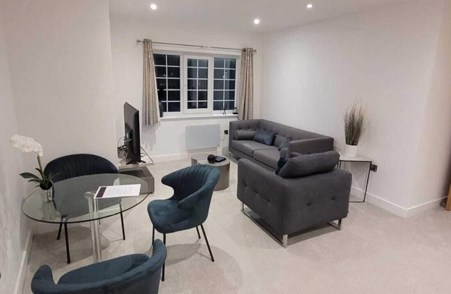 Luxury 2 Bed Flat In The Heart Of Rochester