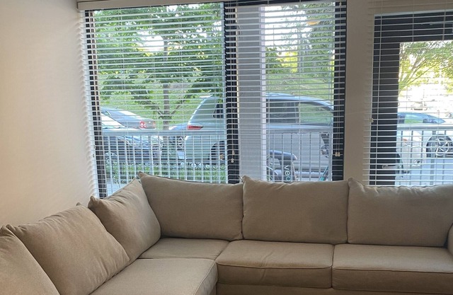 Luxury 2 bed u st area