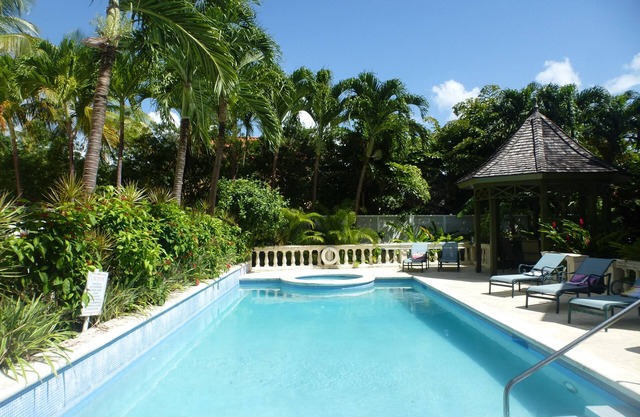 Luxury 2 bedroom apartment with stunning sea views on Barbados West Coast