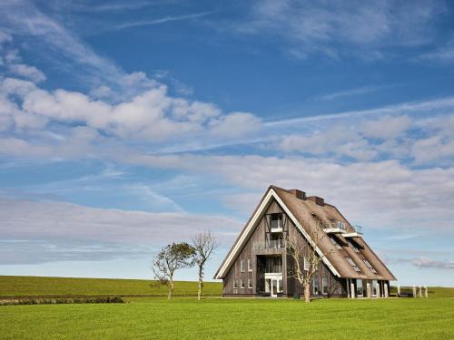 Luxury 22 person group house
