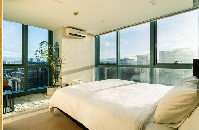 Luxury 2BR Gem in One Uptown, bgc