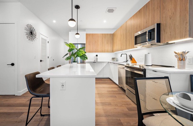 Luxury 2BR Next to the Airport 3261