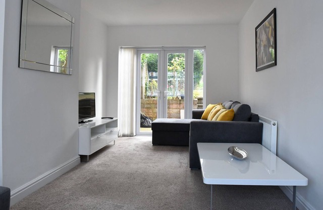 Luxury 3 Bed House. 10 mins from NEC & Airport!