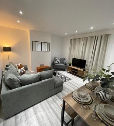 Luxury 3 Bed House - 10 min walk from Dartford Town Centre - Fully Refurbished