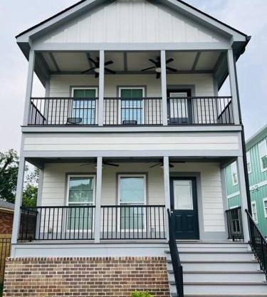 Luxury 4 Bedroom Home and private deck by MCG 6