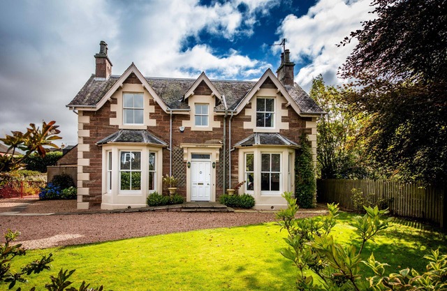 Luxury, 5 Star Holiday Villa in Blairgowrie