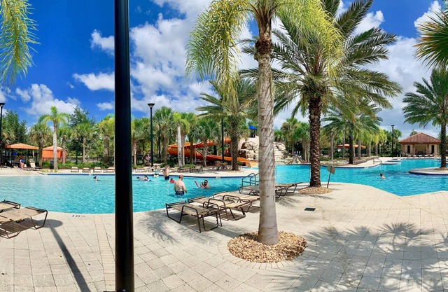 Luxury 5Bd w/Jacuzzi & Pool Near Disney @ 5528