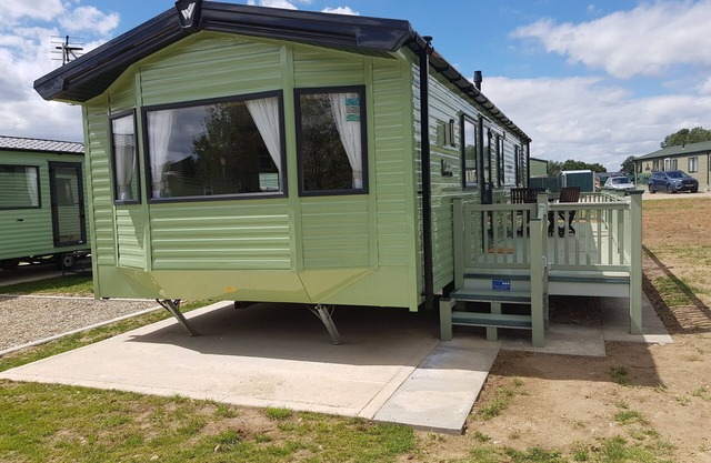 Luxury 6 Birth Caravan with Hot Tub in Skegness