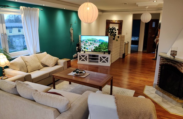 Luxury and comfortable upstairs 130 m2 "Central"