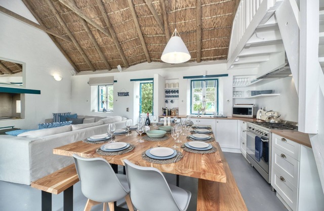 Luxury Beach Home | Games room & Braai | Pet friendly