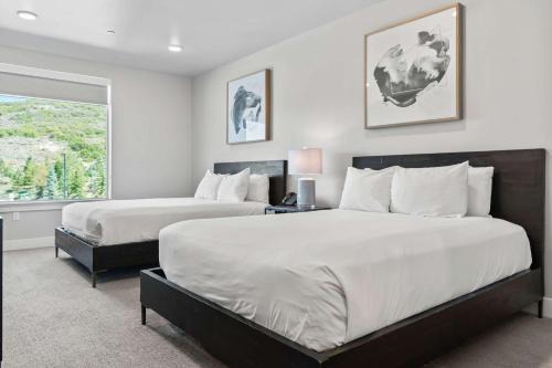 Luxury Black Rock Resort Suite Unit B