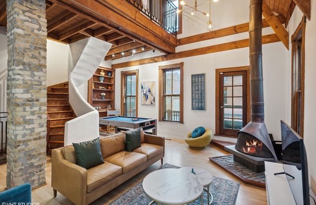 Luxury Cabin in Lakeview