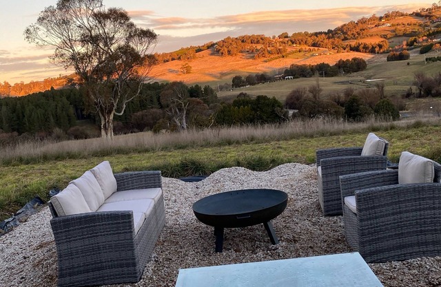 Luxury Caravan, Complimentary welcome cheese platter & a bottle of wine.