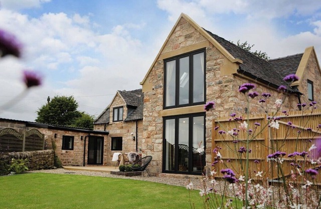 Luxury Cottage in Peak District near Alton Towers