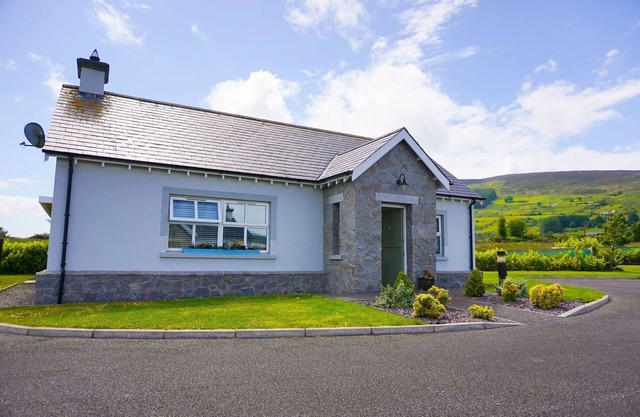 Luxury Cottage with panoramic countryside views.