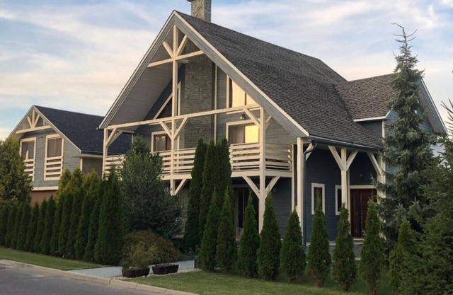 Luxury detached chalet 5 mins from the mountain resort
