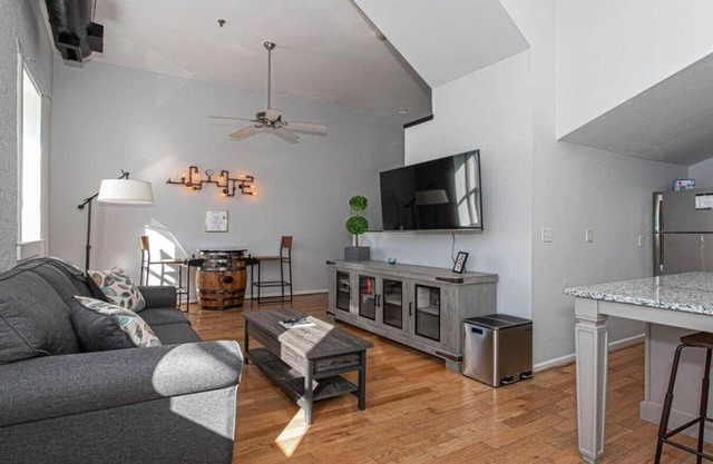 Luxury Flat On Jackson Walk to Food & Drinks