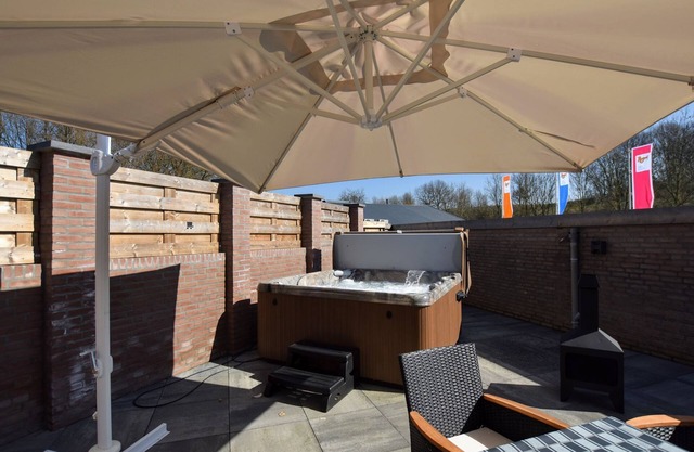 Luxury Home in Limburg with Bubble Bath