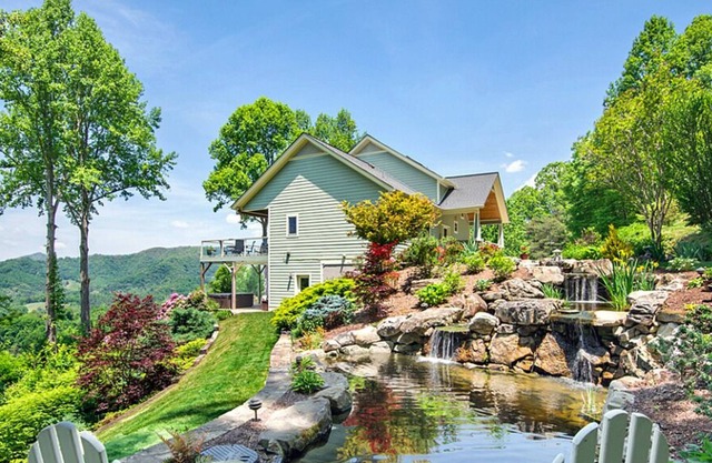 Luxury Home, Spectacular Views, Relaxing Retreat, 4 Bedrooms + Loft, Sleeps 8