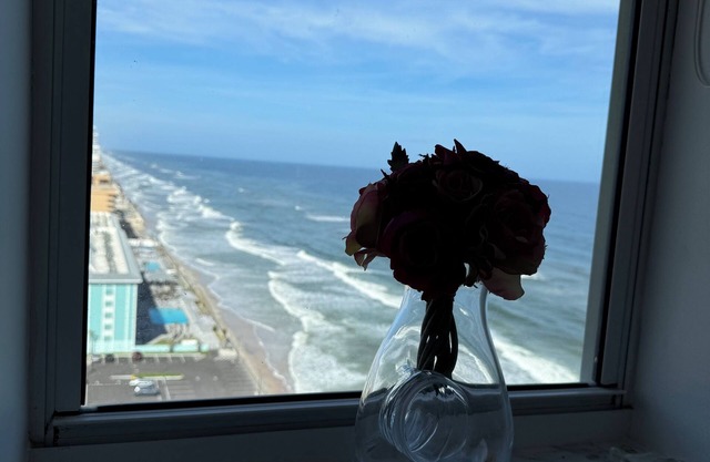 Luxury in Daytona Beach! 3 BR, 3 Bath Beachfront Condo. 15th flr Views!