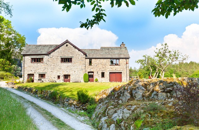 Luxury large holiday house in Cartmel village, South Lakes. Pet friendly