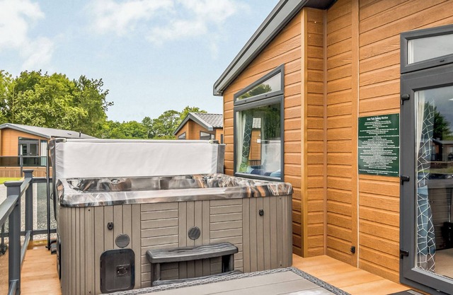 Luxury Lodge Hot Tub