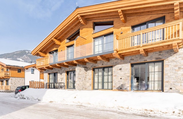 Luxury lodge with sauna and private terrace
