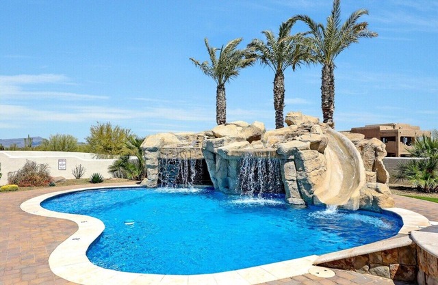 Luxury Mansion, Sleeps 24 - Resort Yard with Pool, Spa, Game Room, Theater