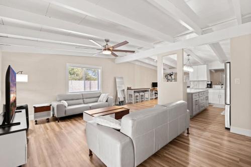 Luxury Mid-Century Modern 3-Bedroom Home
