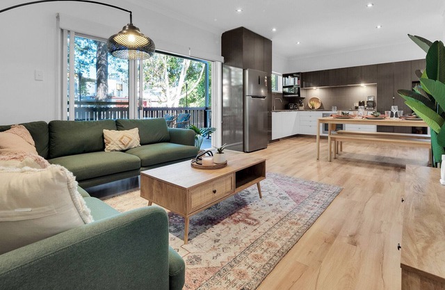 Luxury Modern 3 BR Townhouse with Lockup Garage