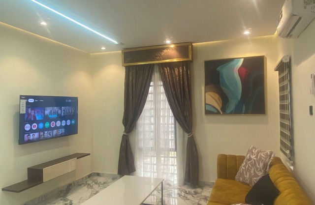 Luxury & Modern Self Check-In Apts near Airport M01b