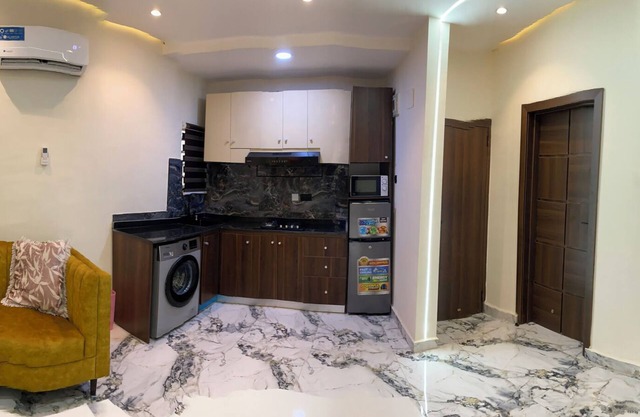 Luxury & Modern Self Check-In Apts near Airport M01a