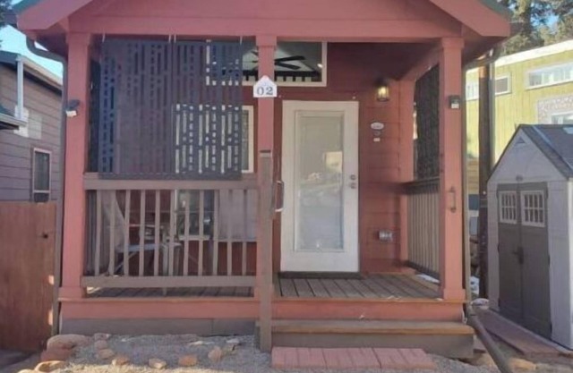 "Luxury Mountain Retreat,Tiny Home Away from Home"