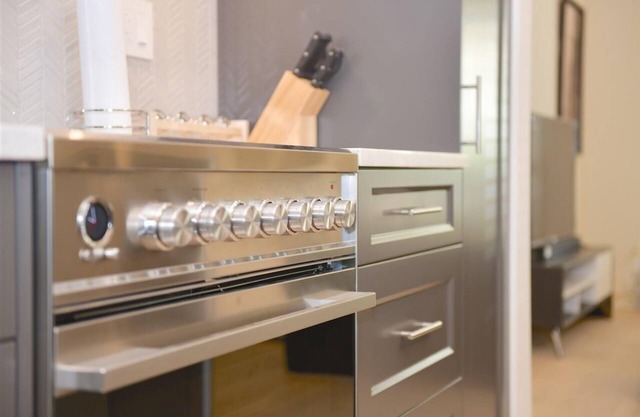 Luxury New Townhome, prime location